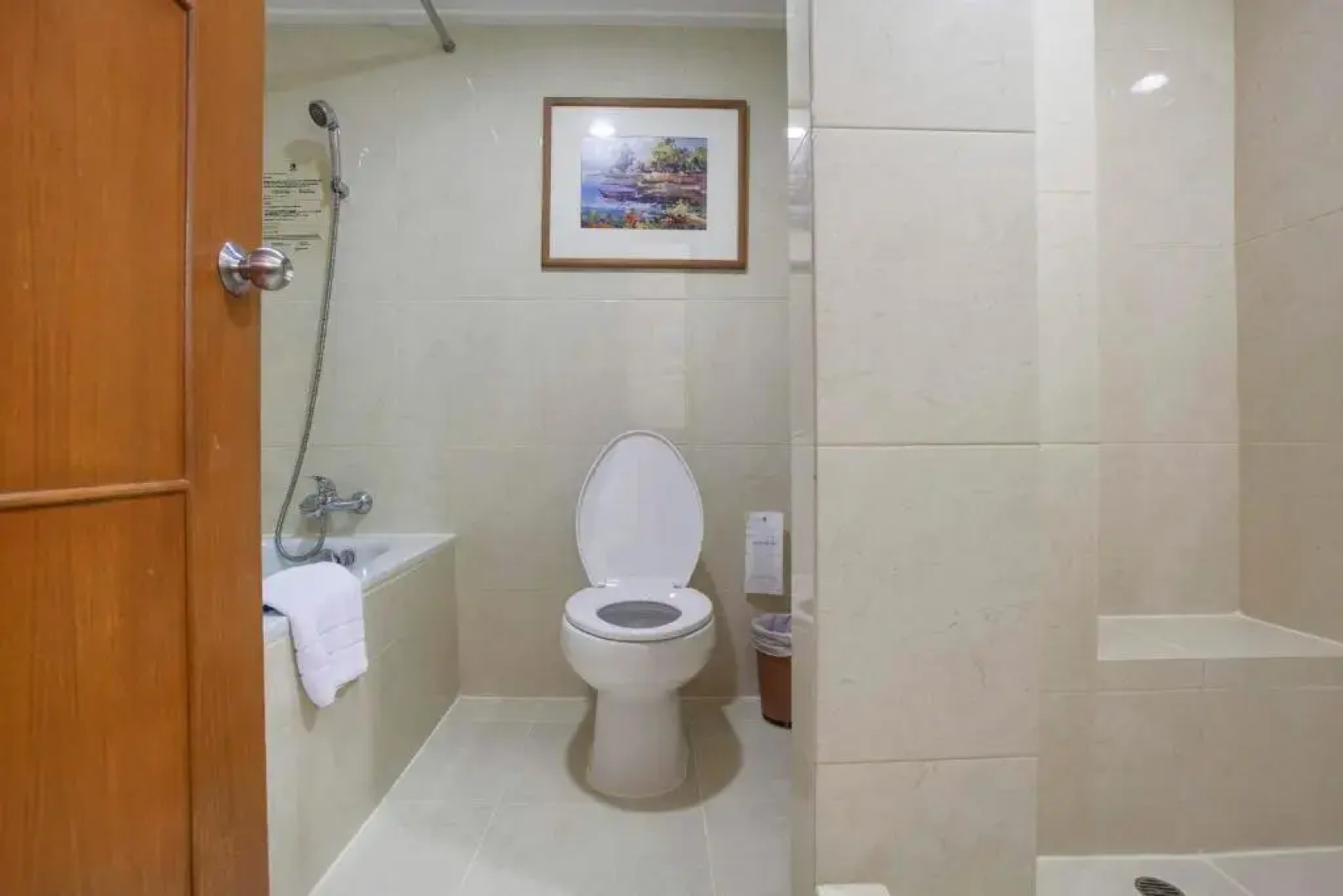 Cholchan Pattaya Beach Resort