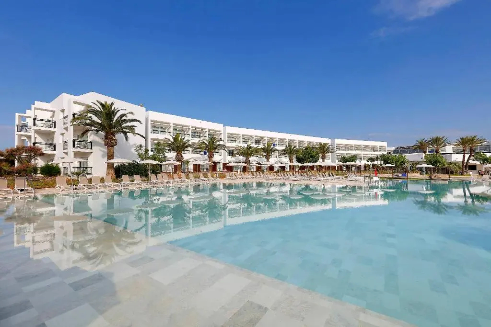 Отель Grand Palladium Palace Ibiza Resort & Spa