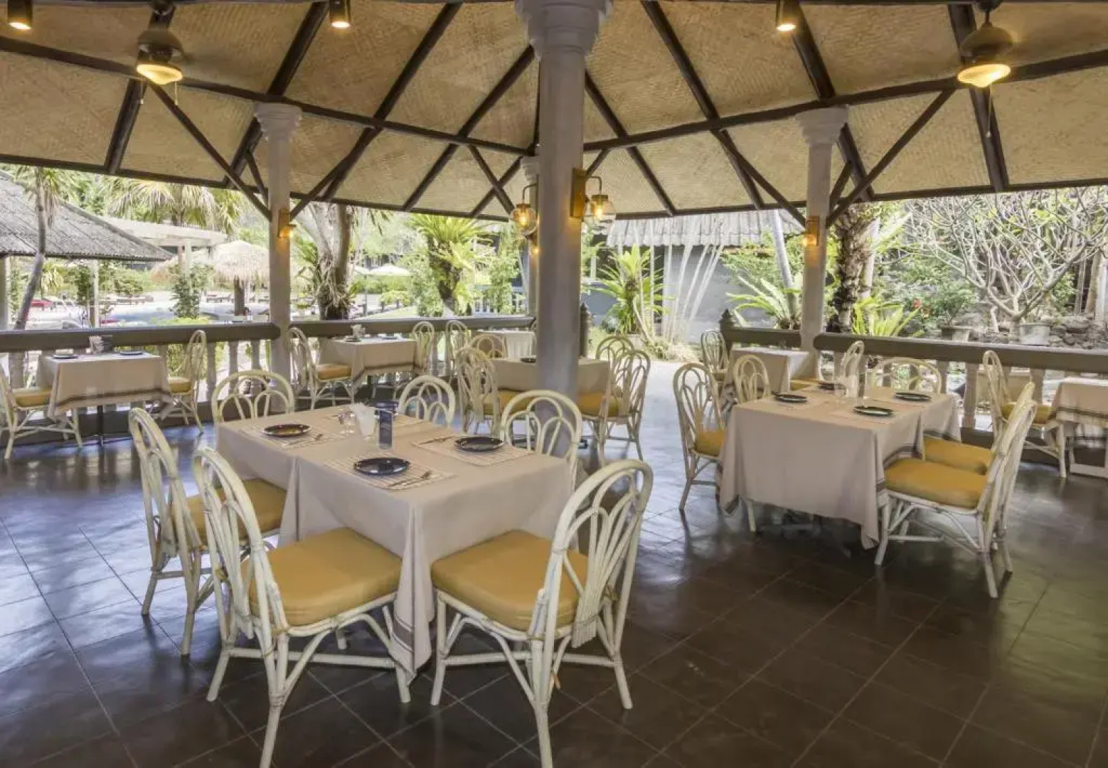 Let's Hyde Pattaya Resort & Villas
