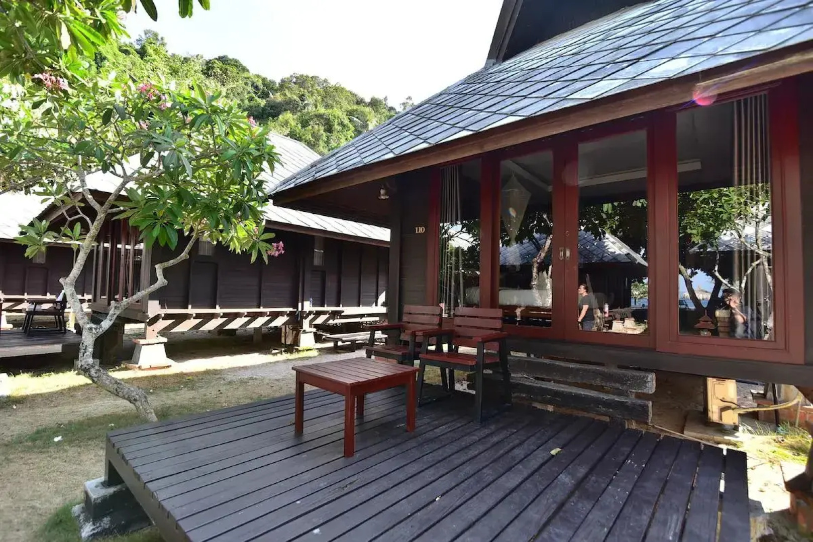 Отель Koh Ngai Thanya Beach Resort