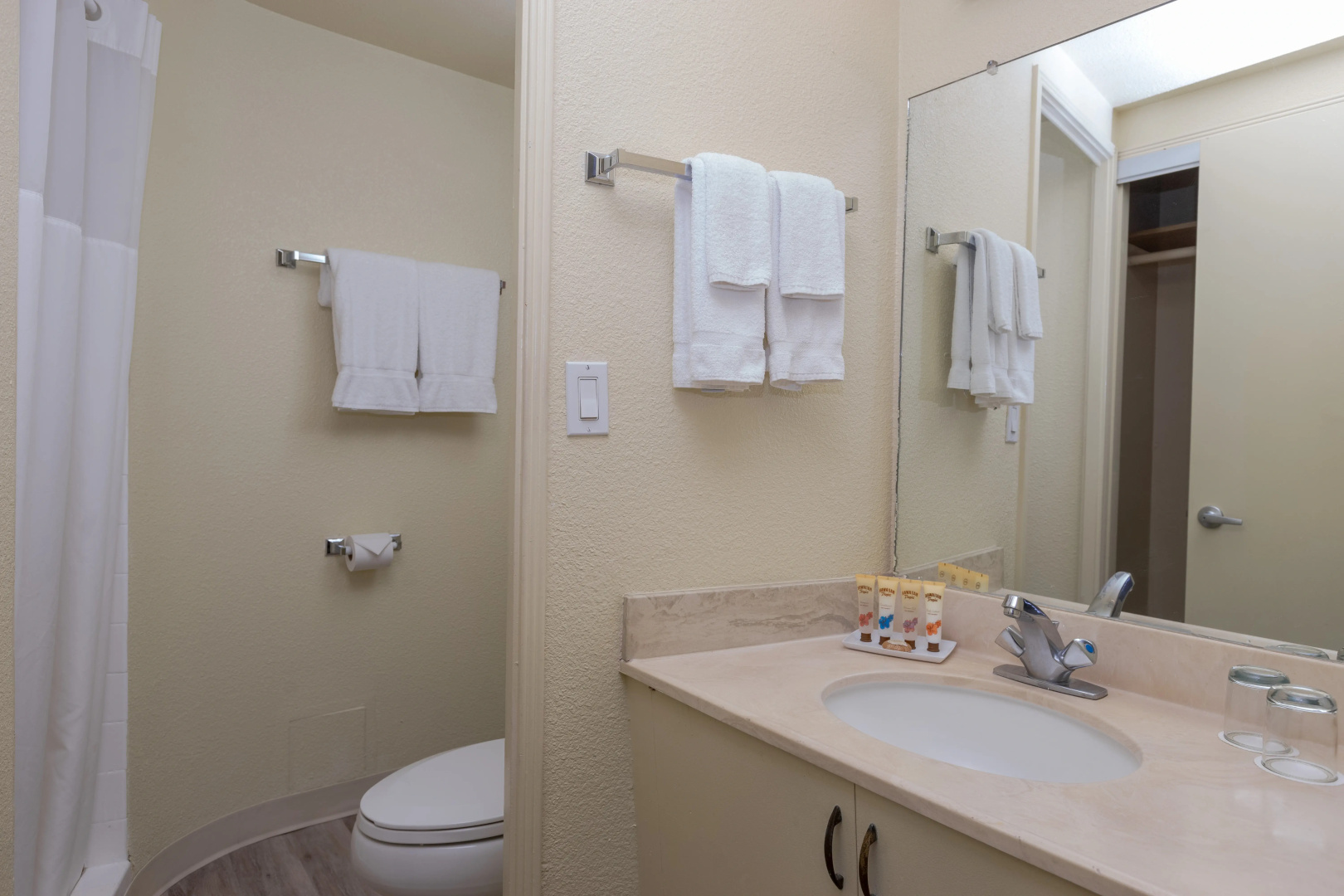 Ohia Waikiki Studio Suites