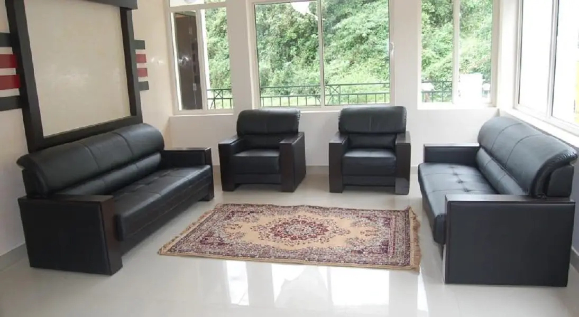 OYO 2817 Hotel Emerald Inn