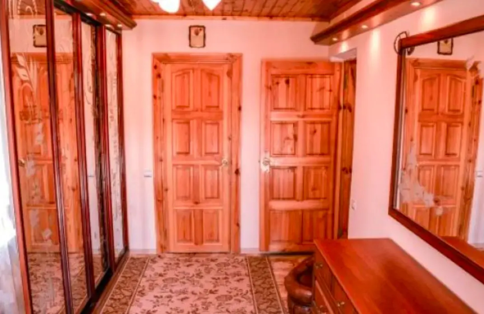 Tatyana's House s banej i bassejnom