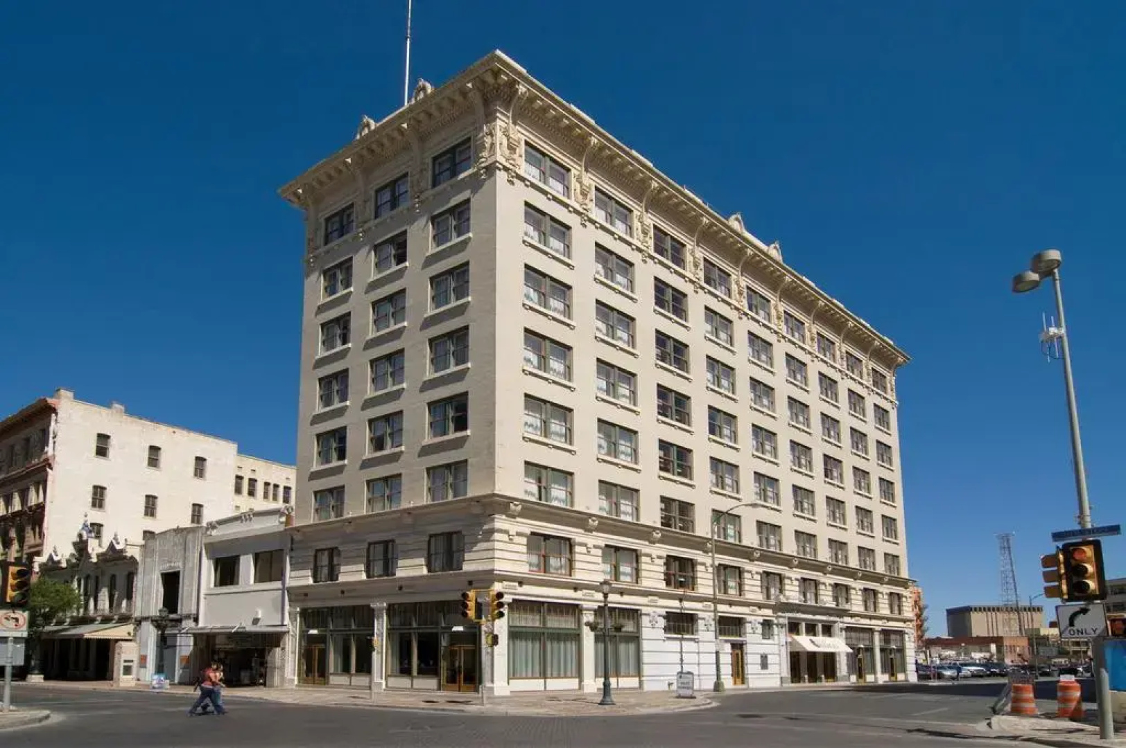 Hotel Gibbs Downtown Riverwalk