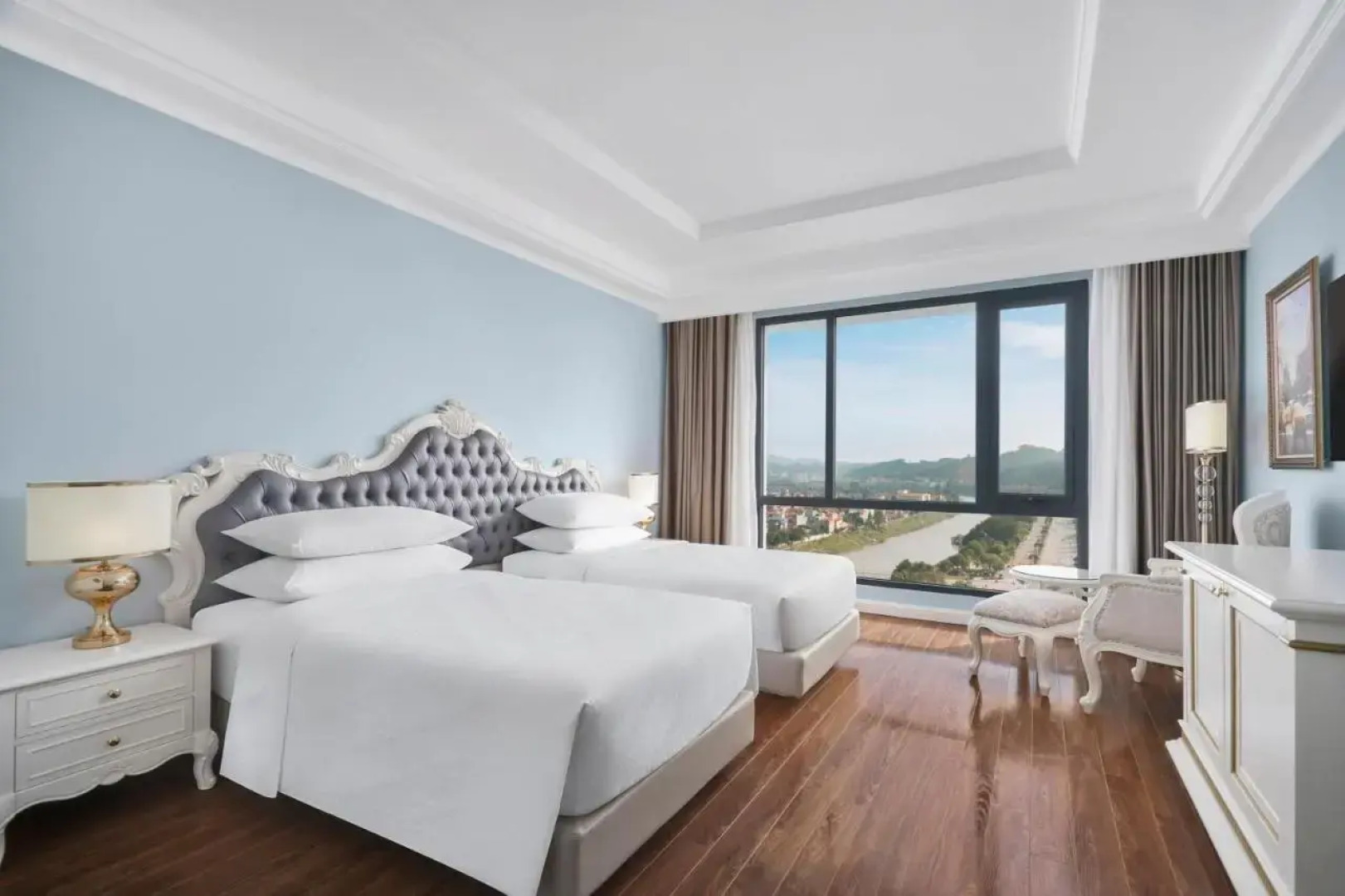 Four Points by Sheraton Lang Son