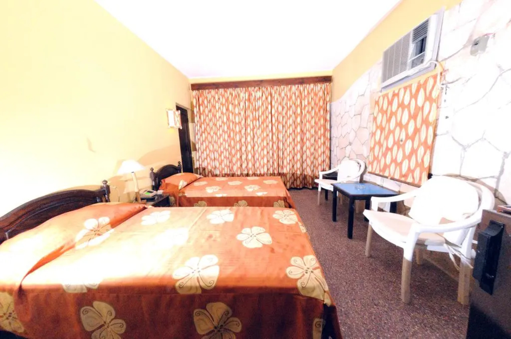 Moonbeach Hotel & Windsurfing Centre