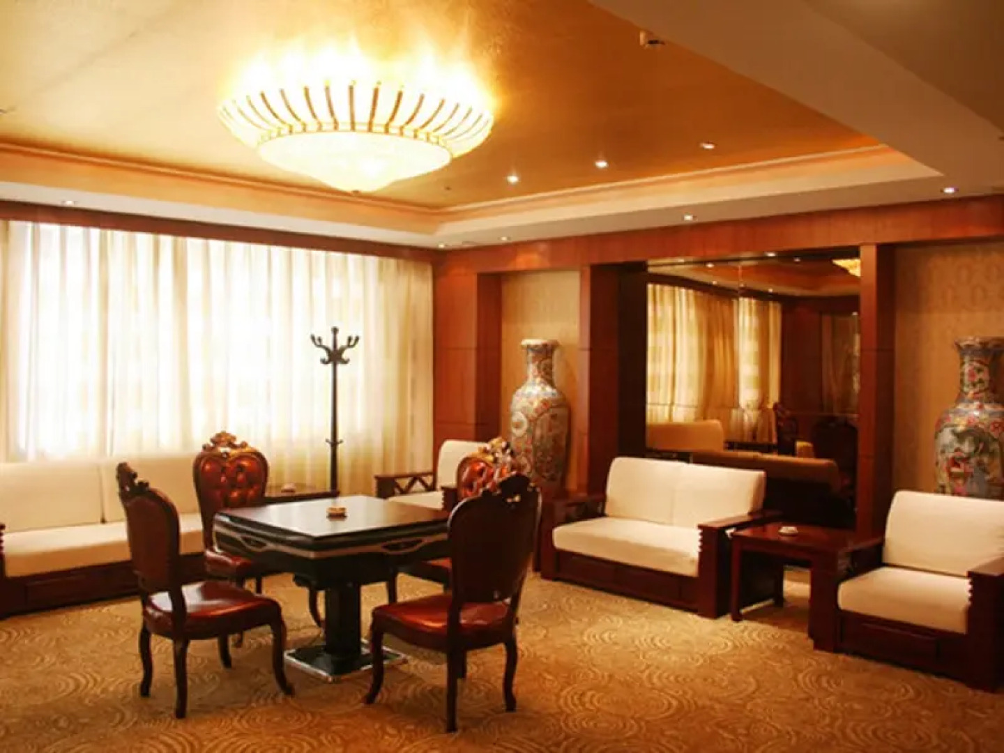 Huaqiao International Hotel