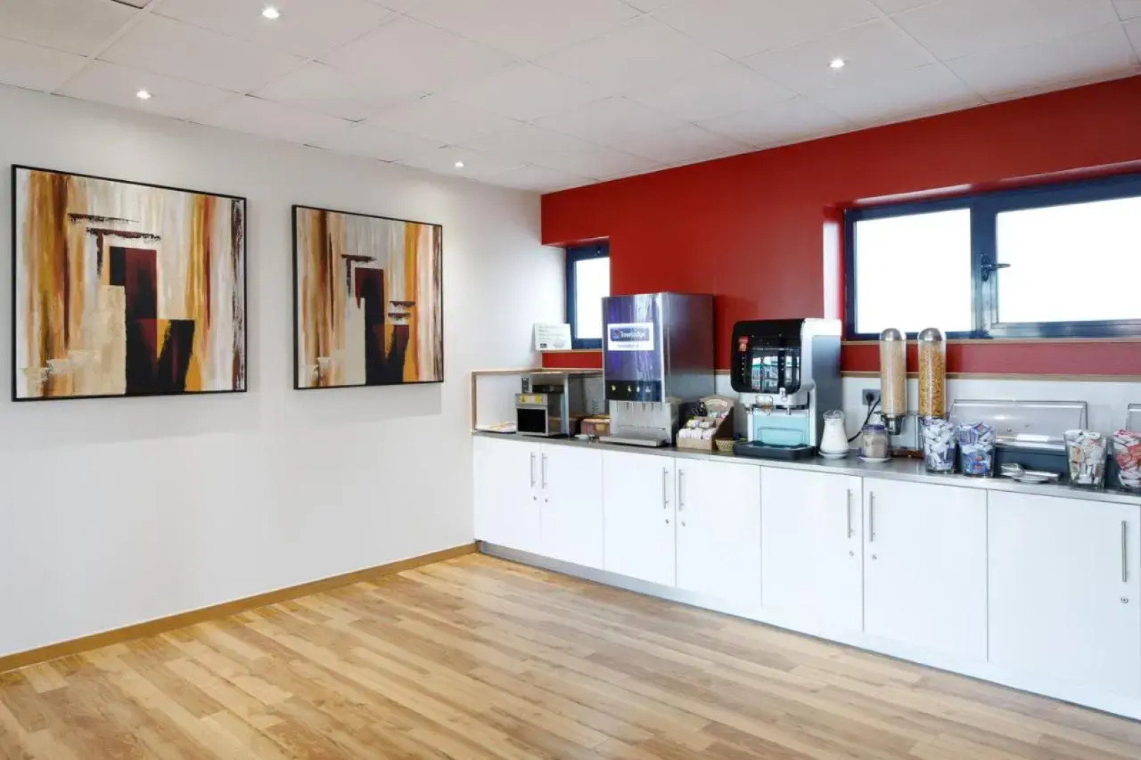 Отель Travelodge Barcelona Fira