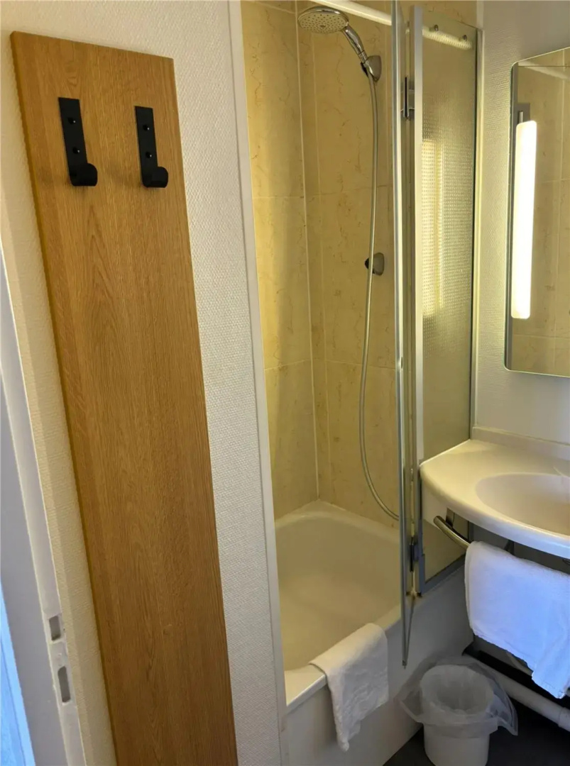 Отель Kyriad Eco 
