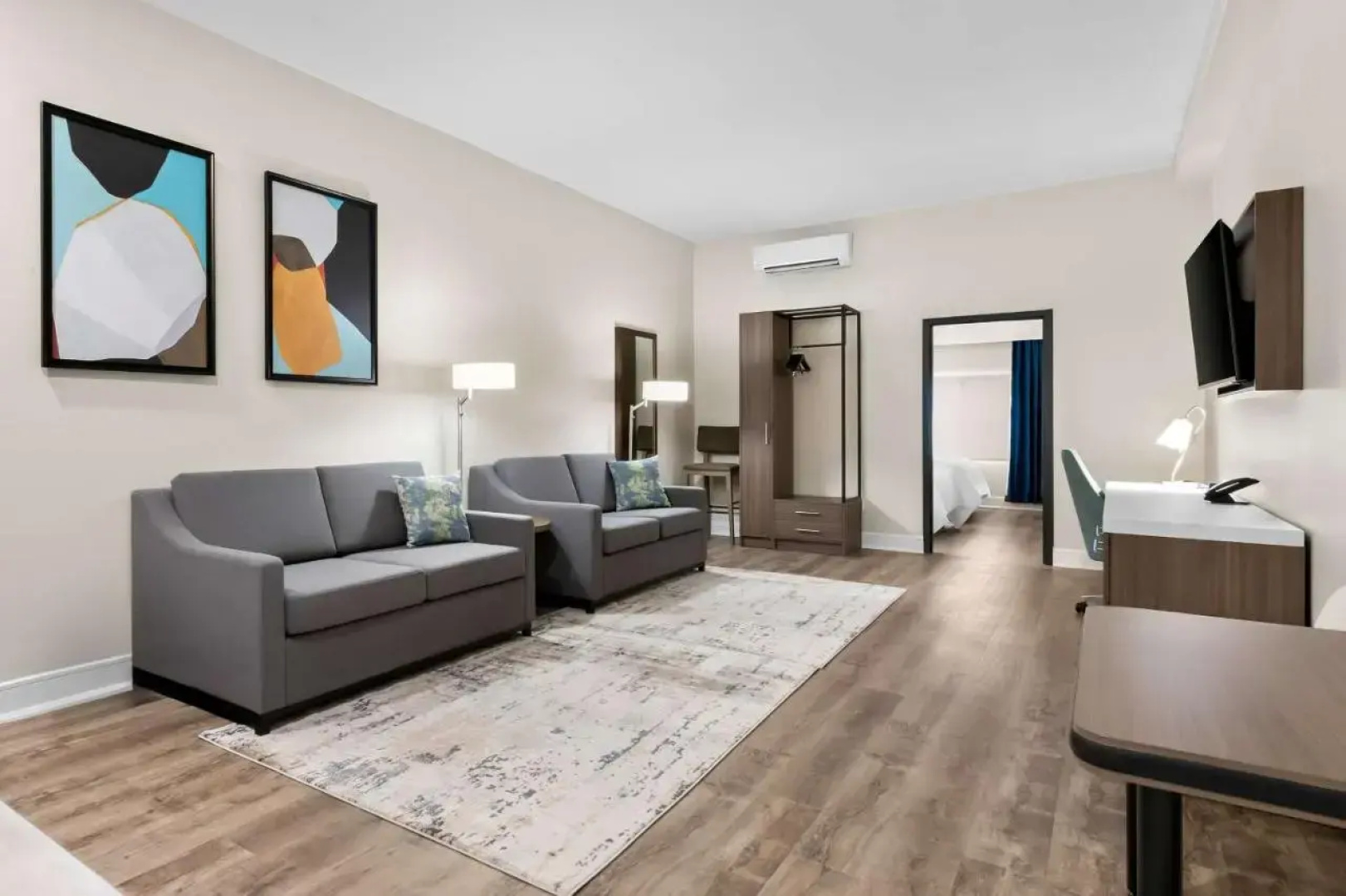 Latitude Suites Tinton Falls Eatontown/BW Premier Collection 