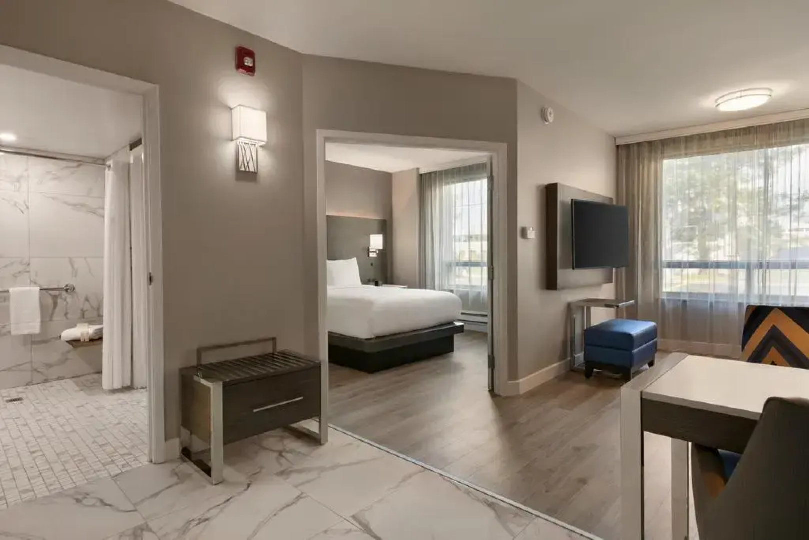 Embassy Suites by Hilton Montreal Airport