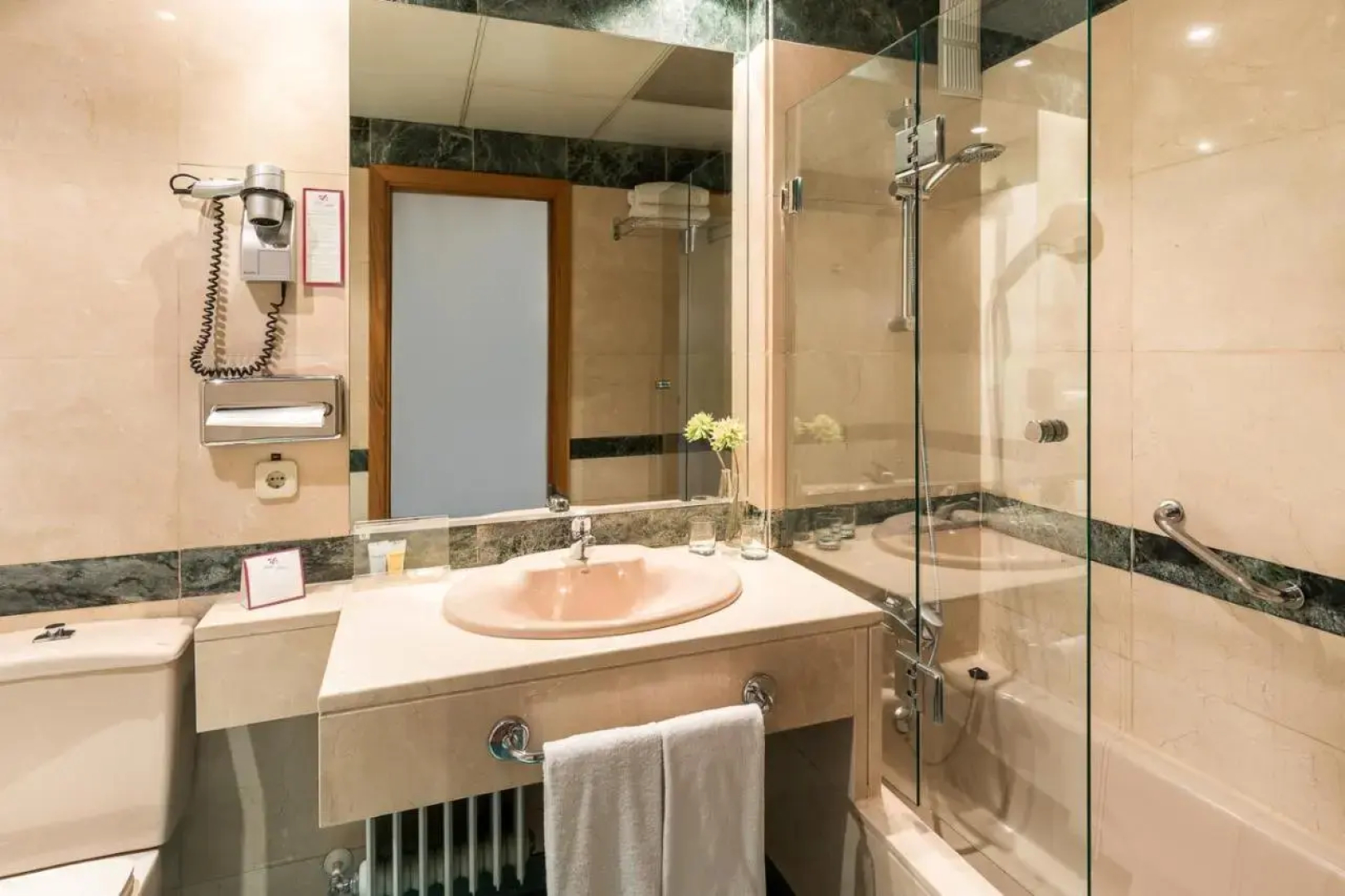 Hotel Acta Piramides