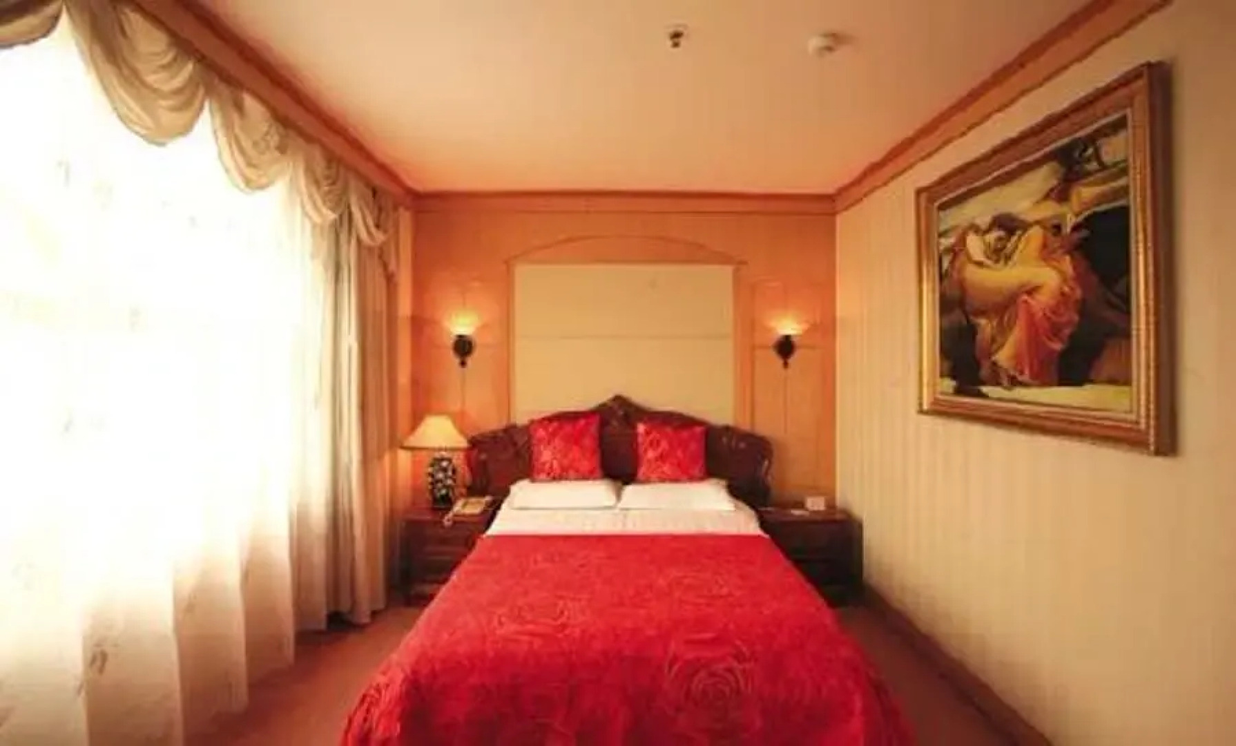 Songchao Bianjing Hotel (Kaifeng Drum Tower Square)