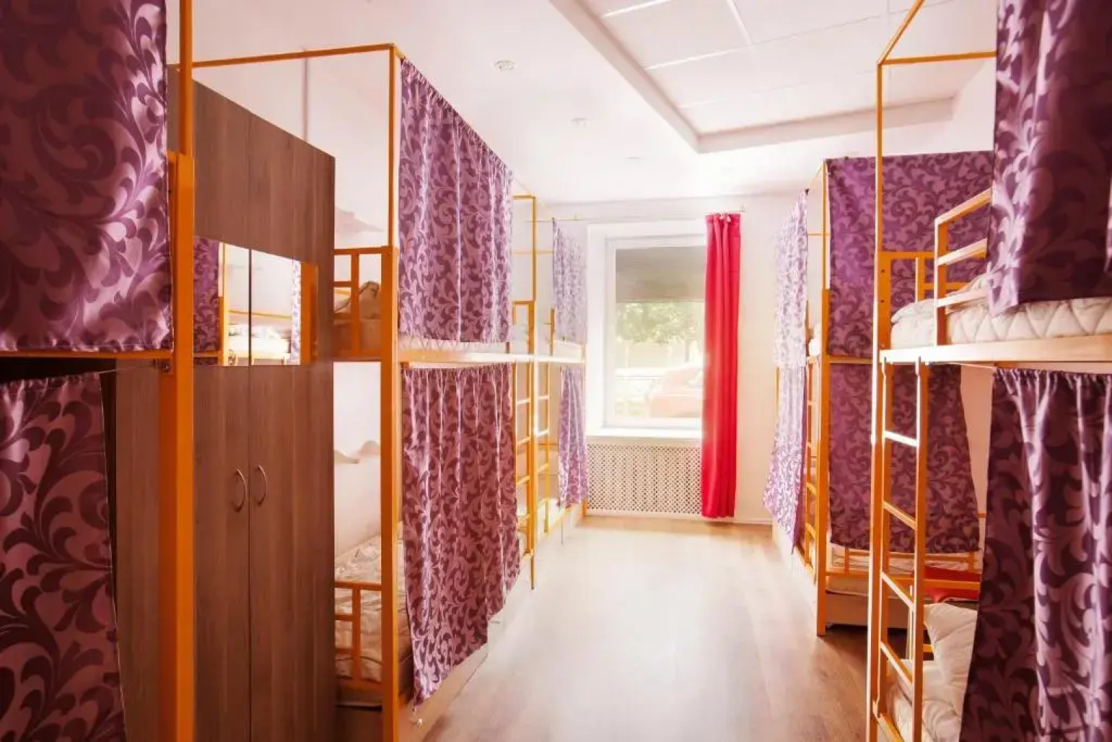 Hostel Like on Neva