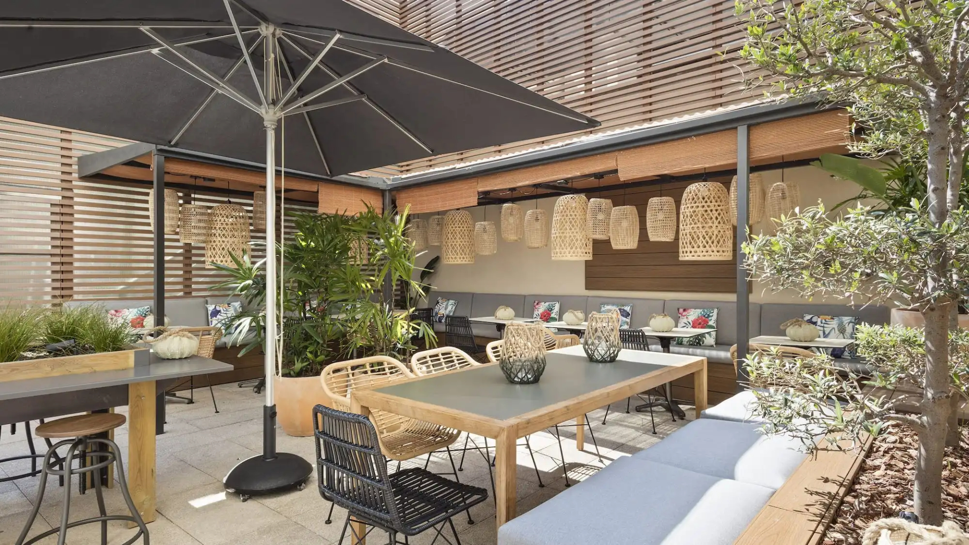 Отель Oriente Atiram