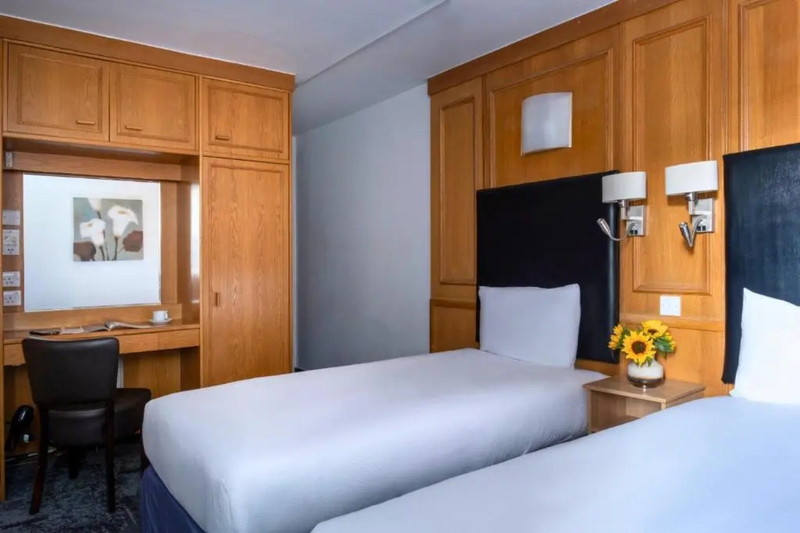 Отель St Giles London