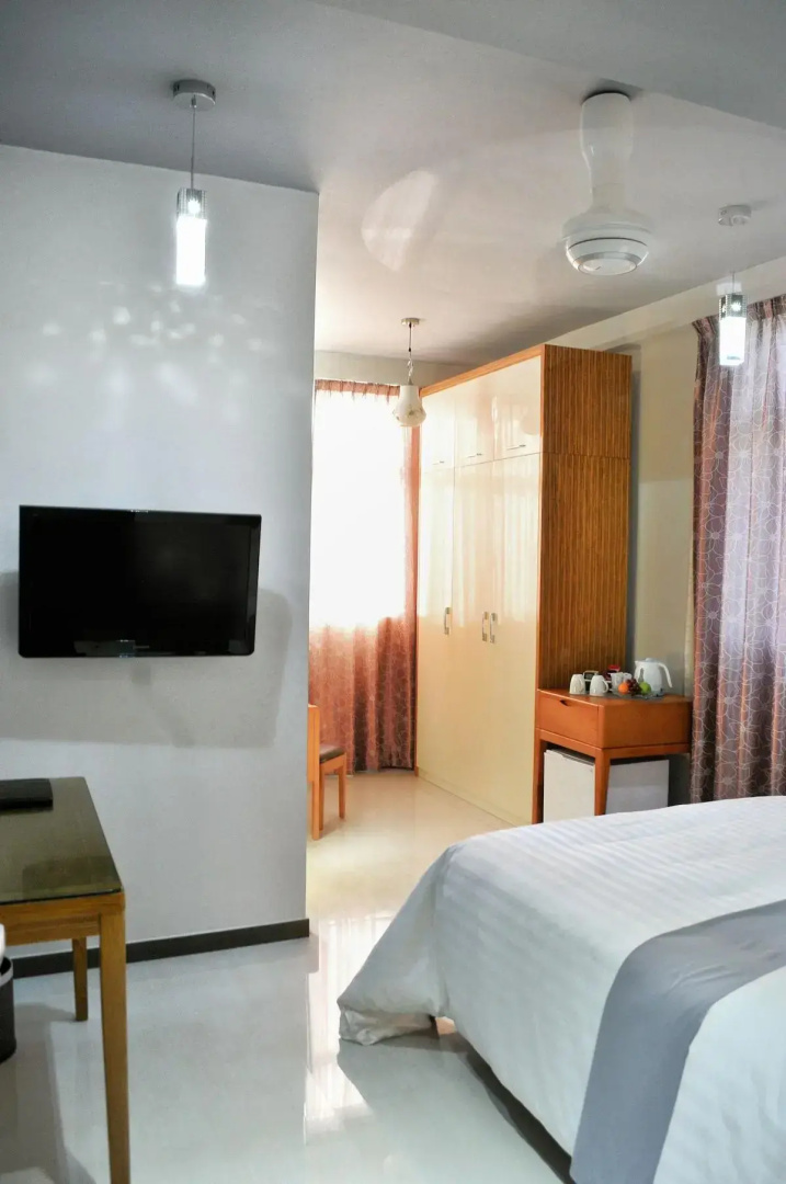 Отель Airport Comfort Inn Premium