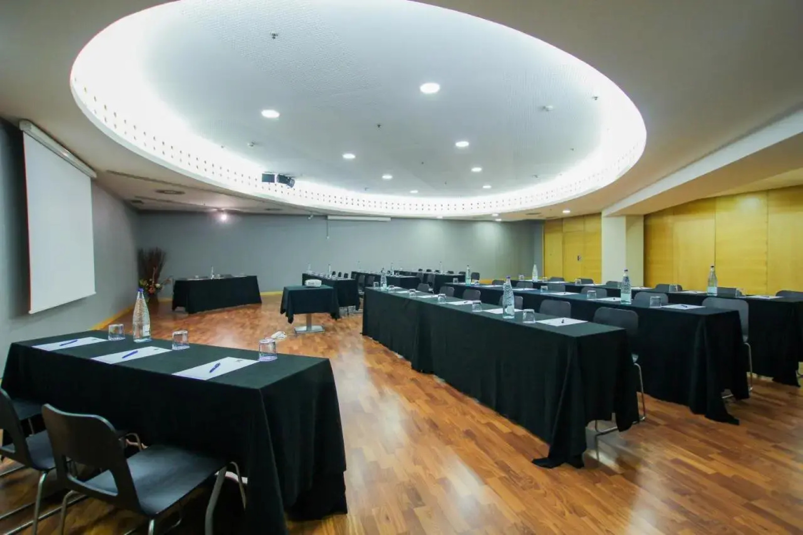 Отель Eurohotel Barcelona Gran Via Fira