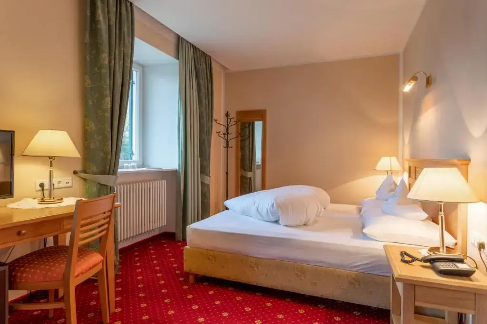 Bemelmans Post Hotel