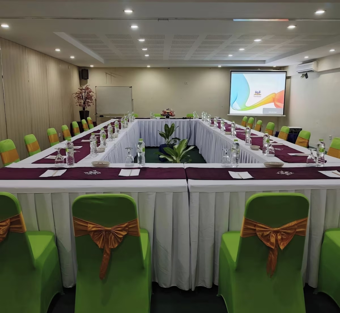Отель Melasti Kuta Beach Hotel and Spa