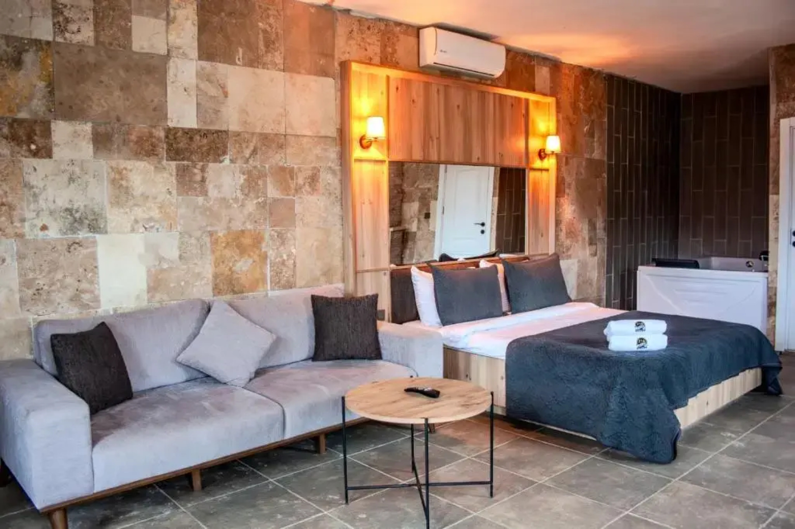 216 North Hotel & Wellness-Spa