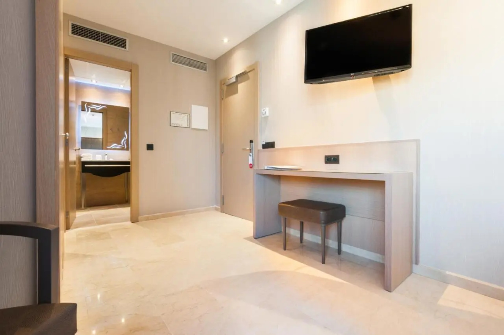 Отель Gran Barcino 