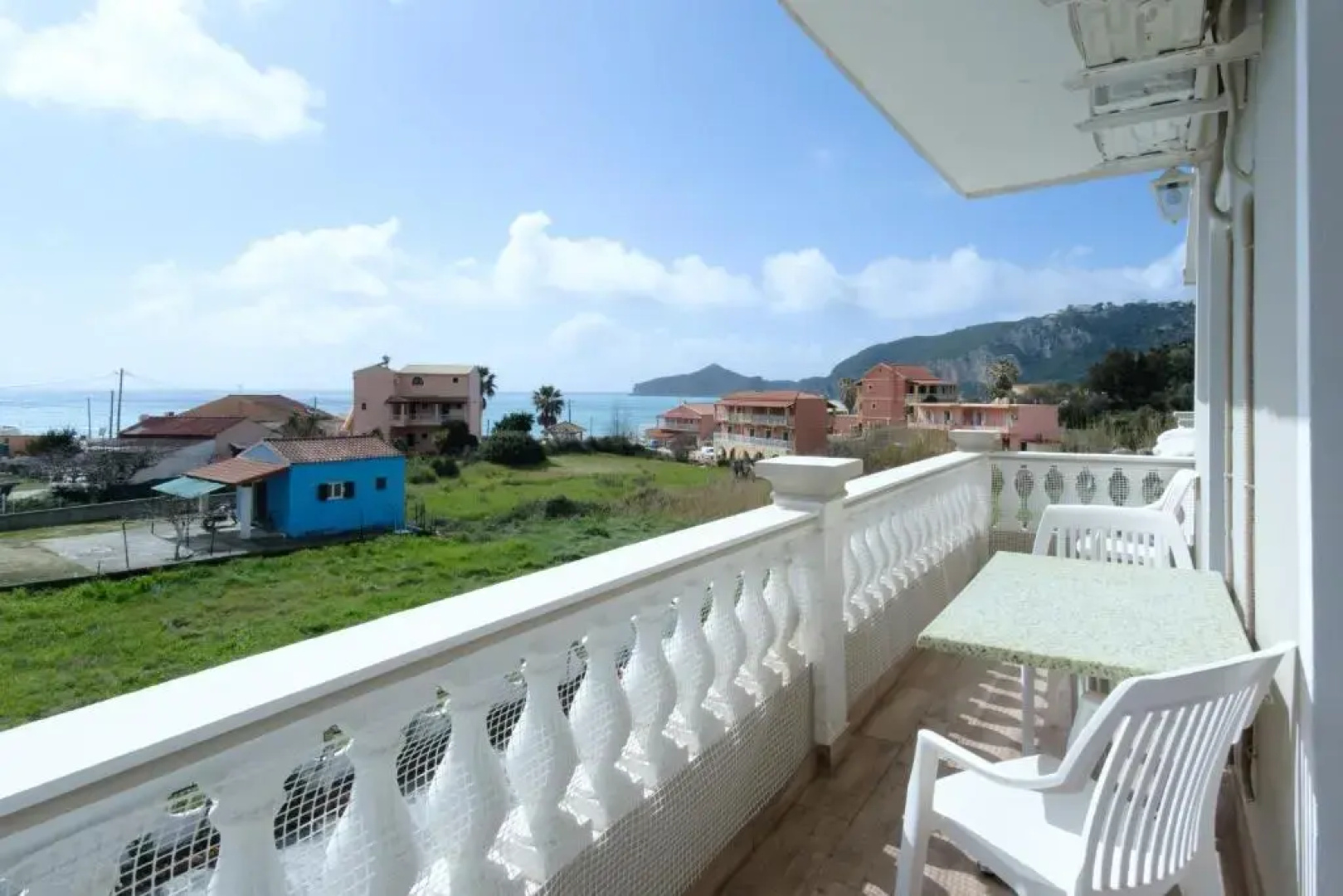 Akis Villa Studios & Apartments with Pool
