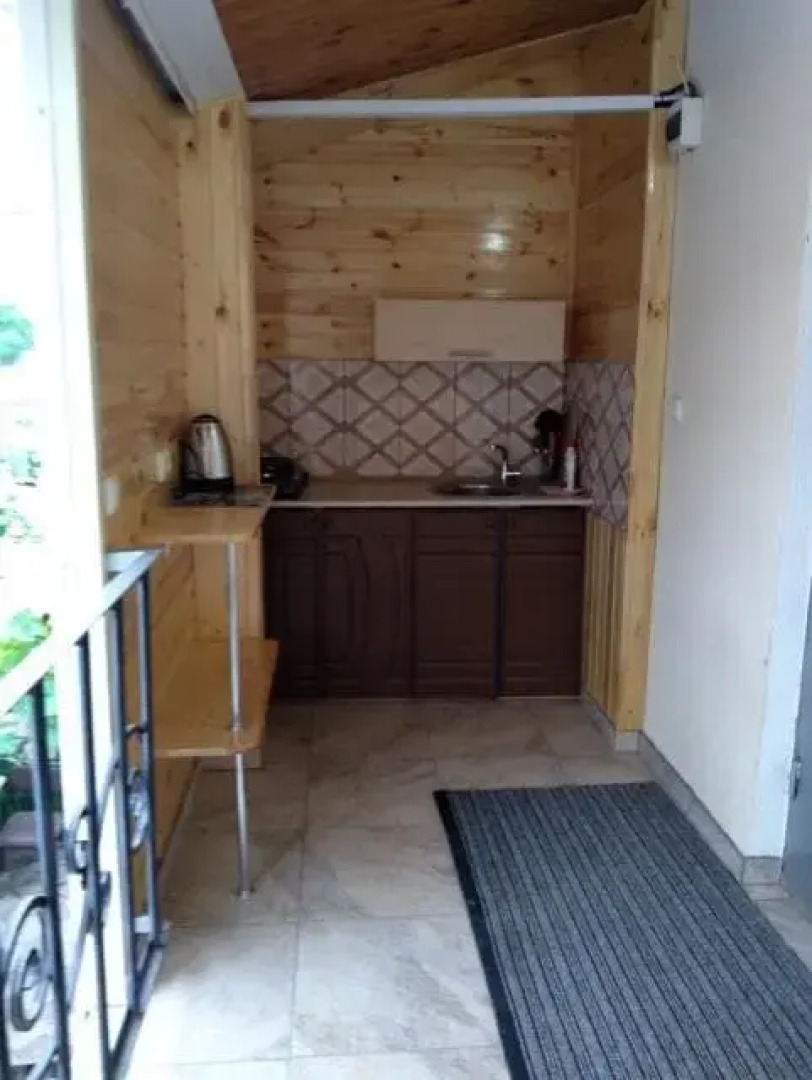 Molodezhnaya 8 Guest House