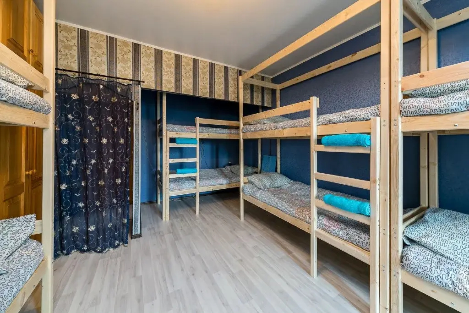 Crazy Monkey Hostel next to the Moscow Zoo