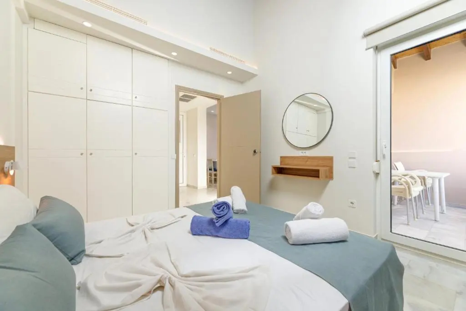 Kostakis Beach Apartments