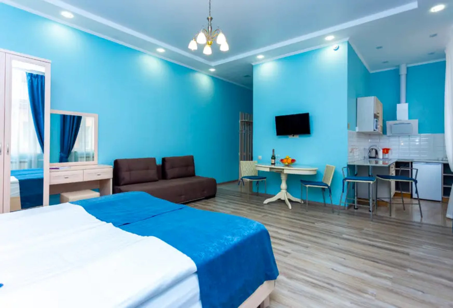 Leto Apartments