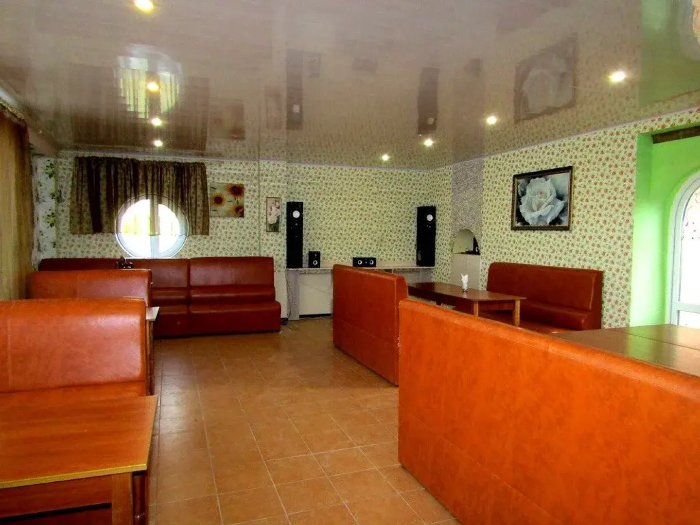 Roza Guest House