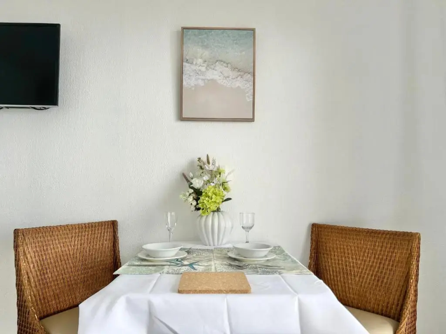 Mollymook Ocean View Motel - Welcoming Guests 18 Years and Older