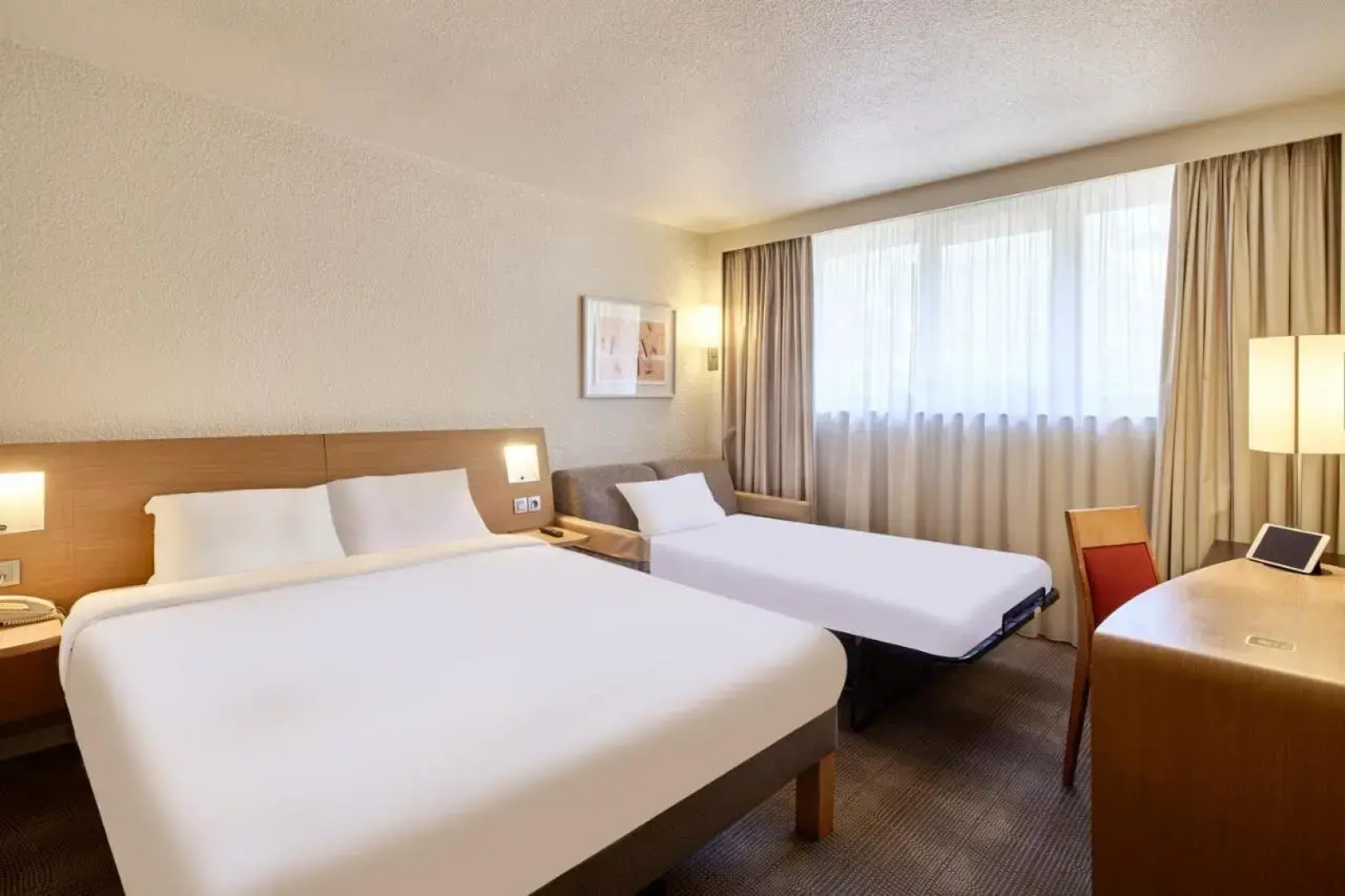 B&B HOTEL Cergy Port