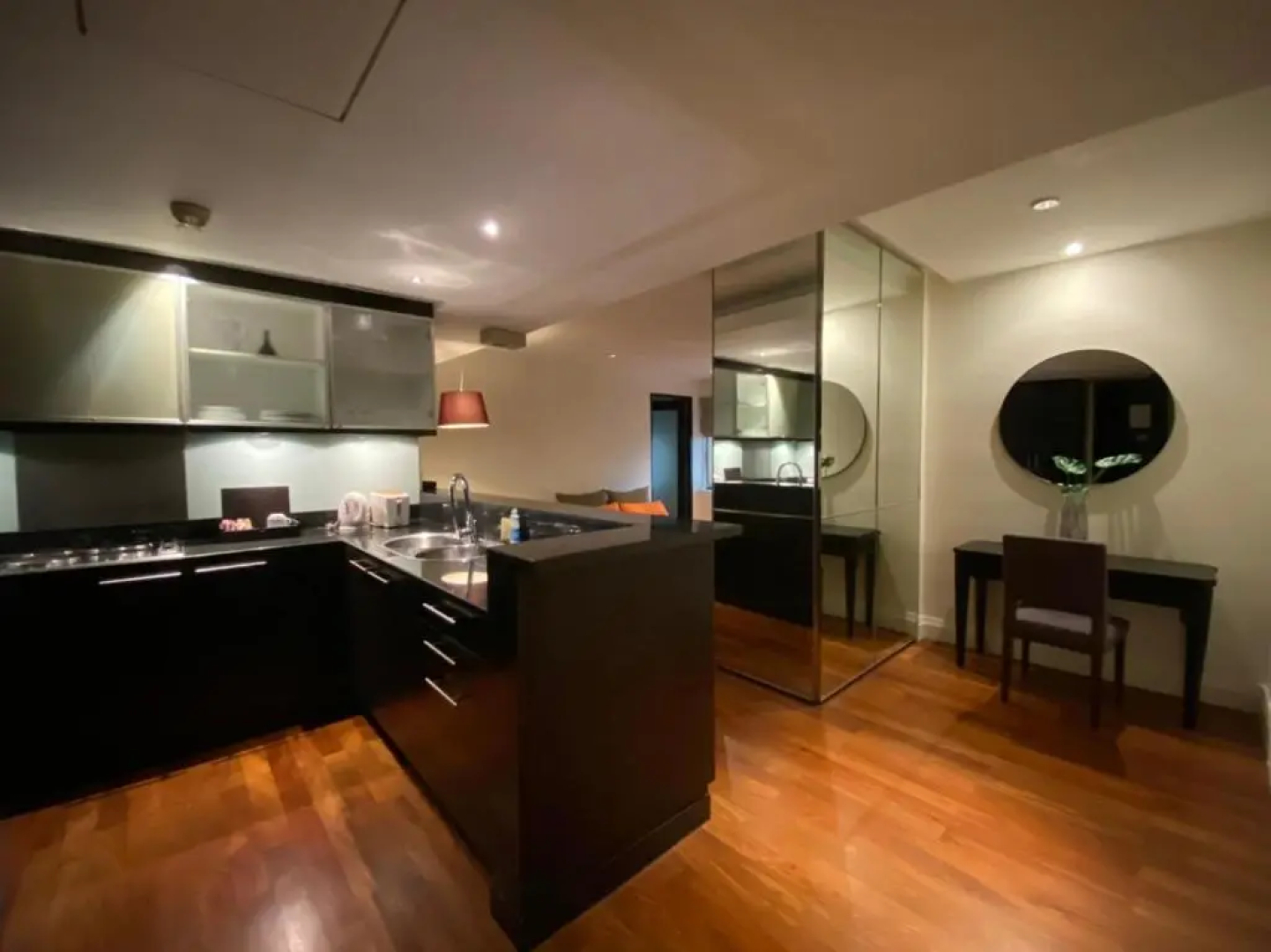 The Quarter Saladaeng by UHG