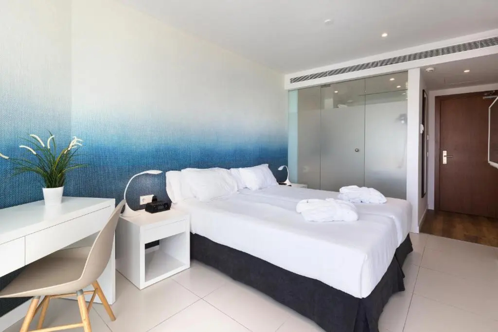HM Tropical Hotel