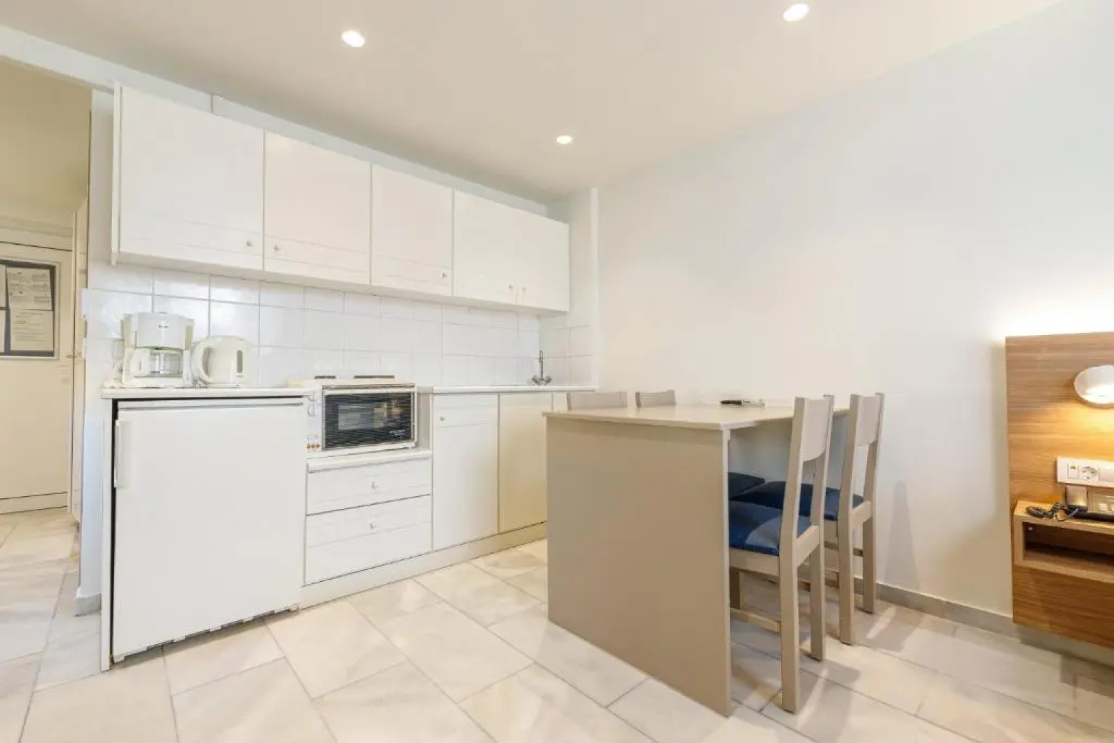 Kostakis Beach Apartments