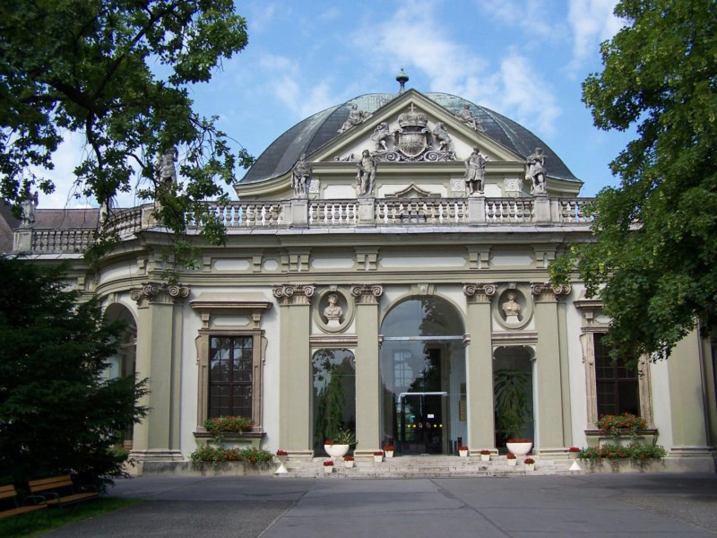 Savoyai Kastelyszallo