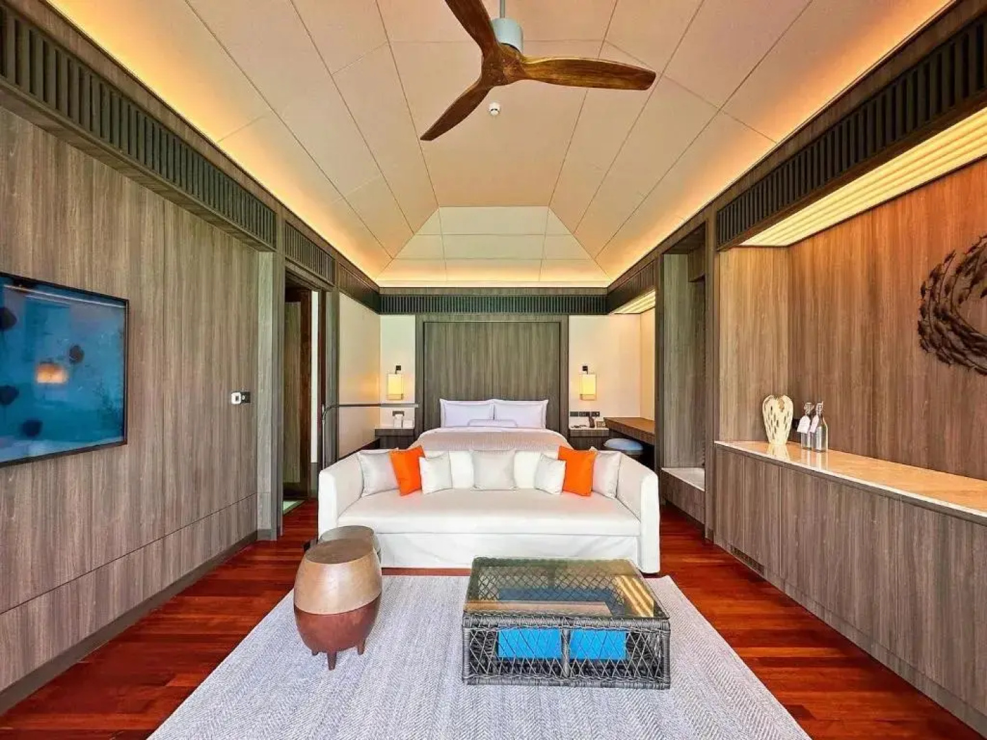 Отель Madifushi Private Island