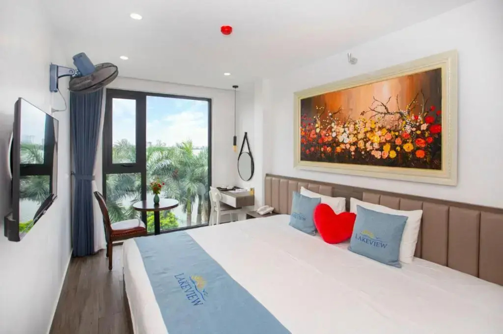 Hanoi Lake View Hotel & Travel