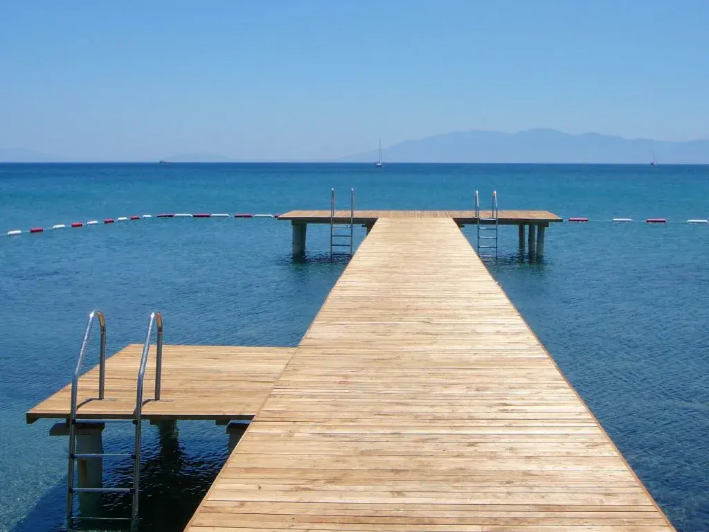 Liv Hotel By Bellazure