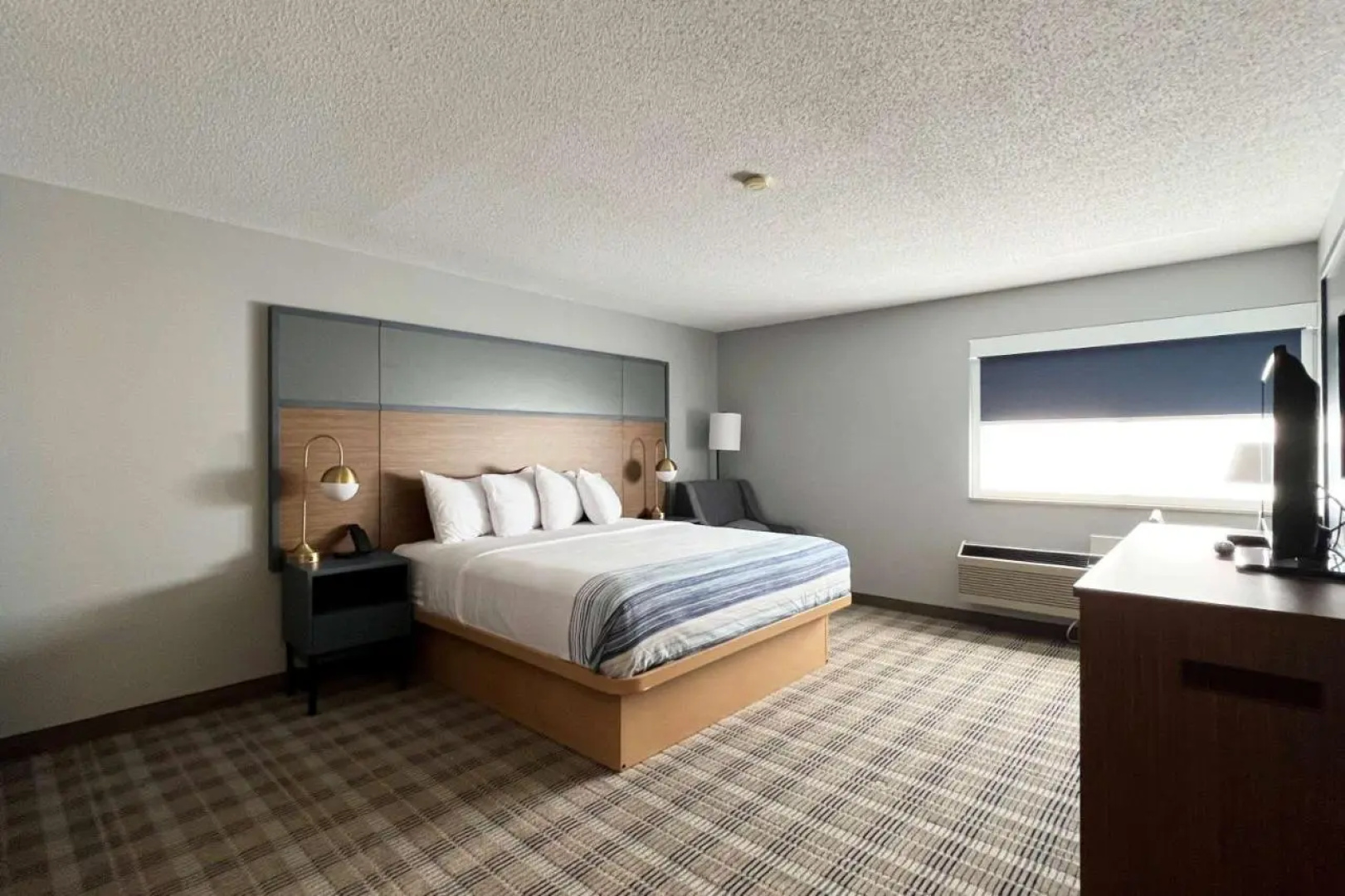 AmericInn by Wyndham Marshfield