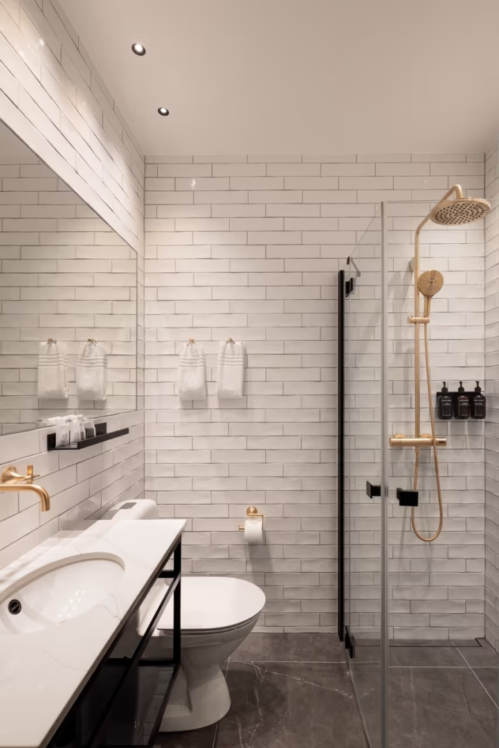 Ascot Hotel & Apartments