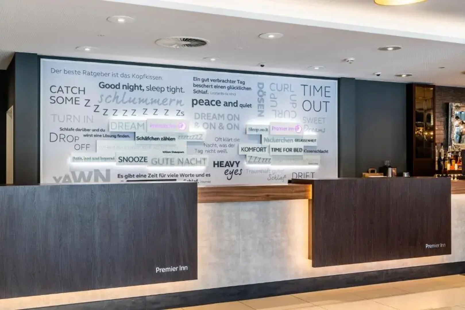 Отель Premier Inn Duesseldorf City Centre
