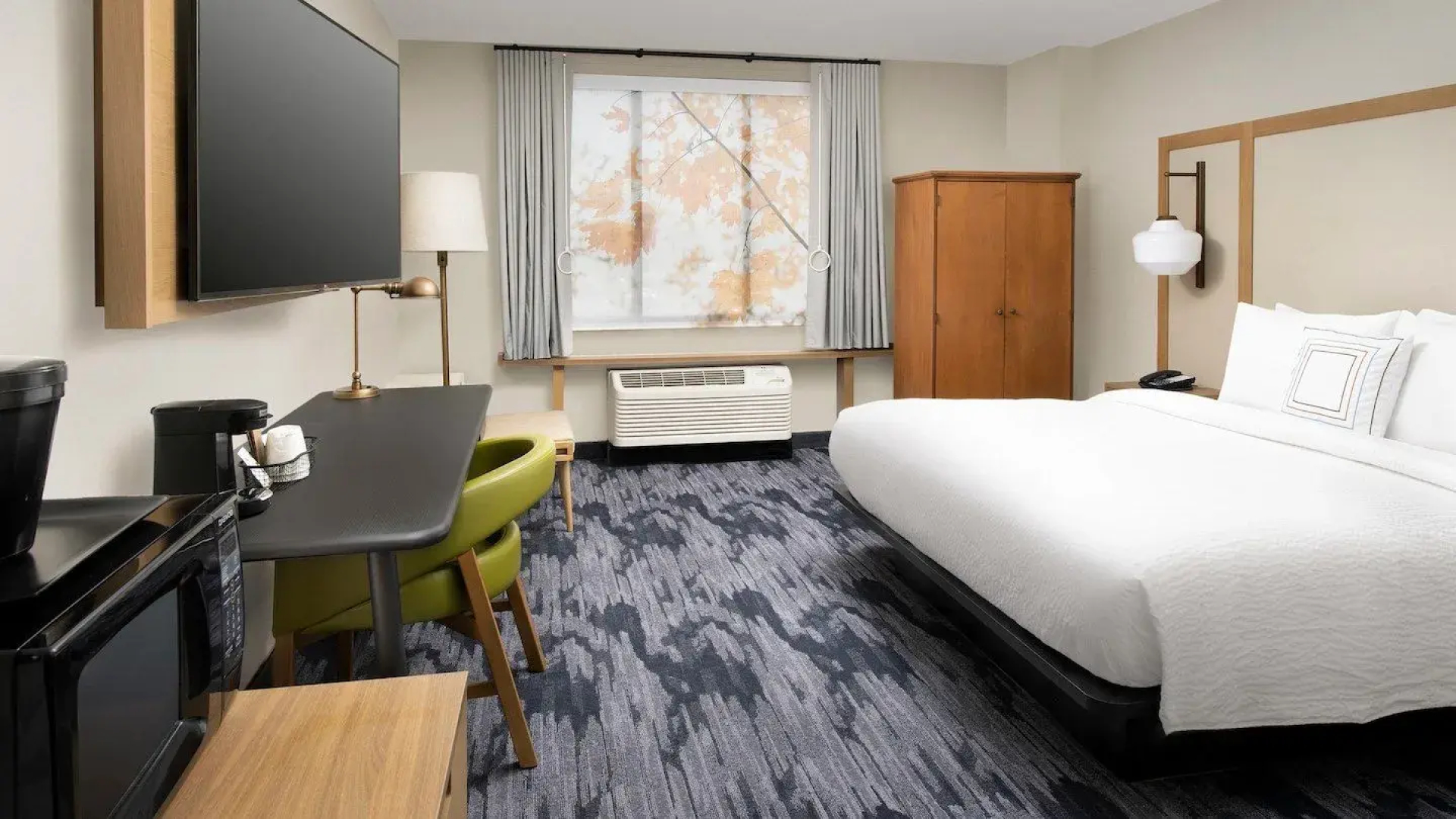 Fairfield Inn & Suites by Marriott Alexandria Landmark