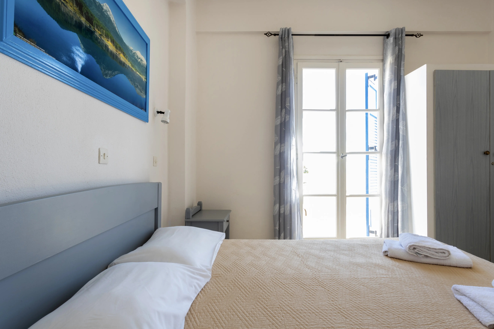 Vanas Apartments