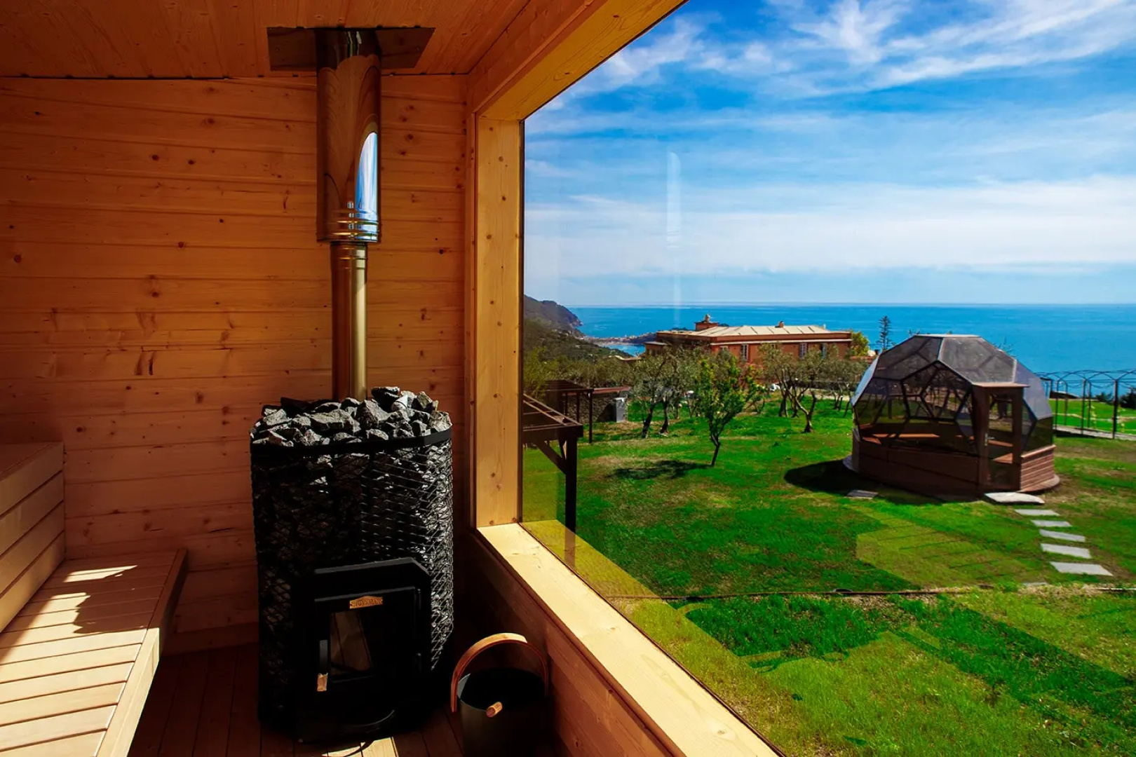 Villa Riviera Resort