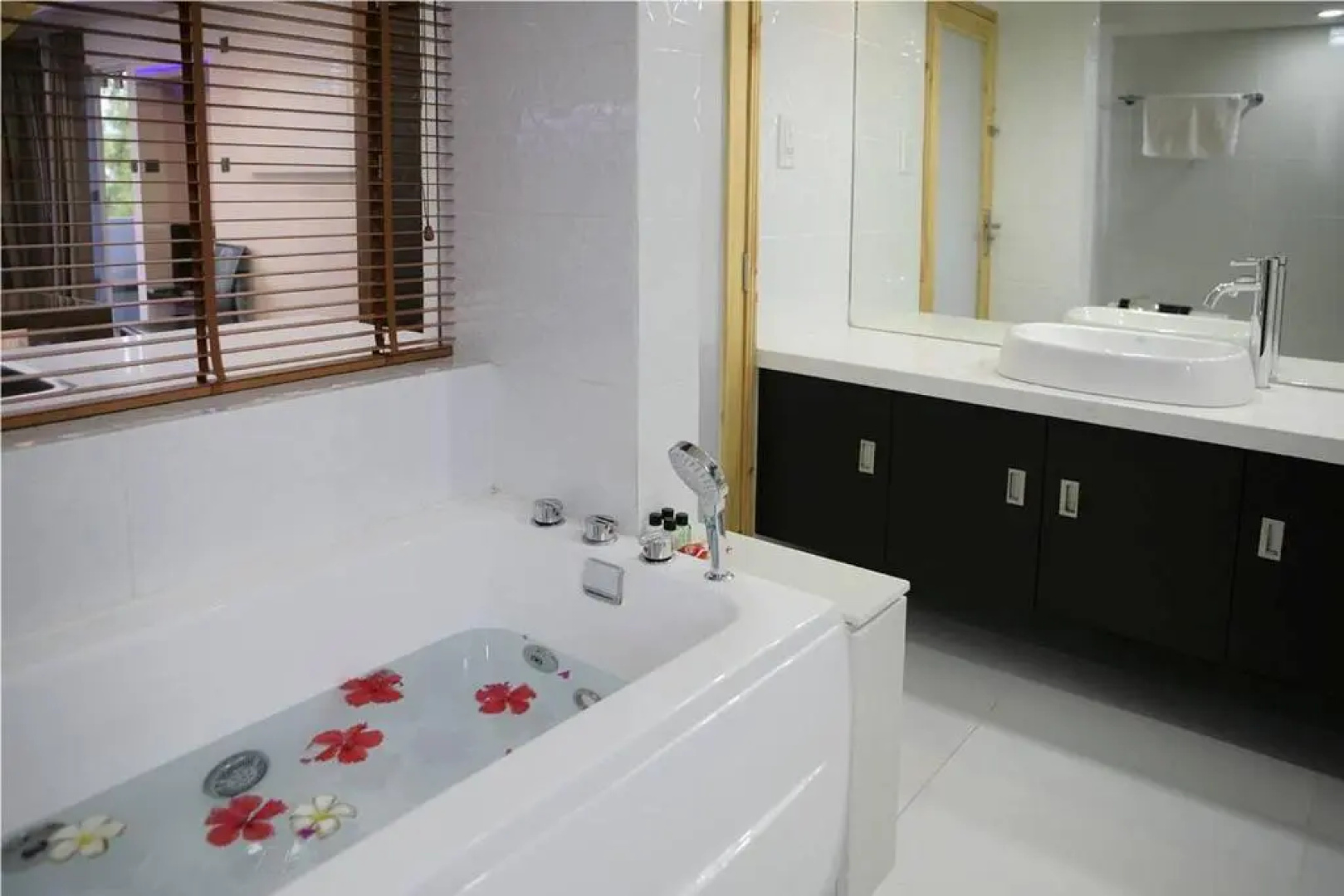 Отель Ripple Beach Inn