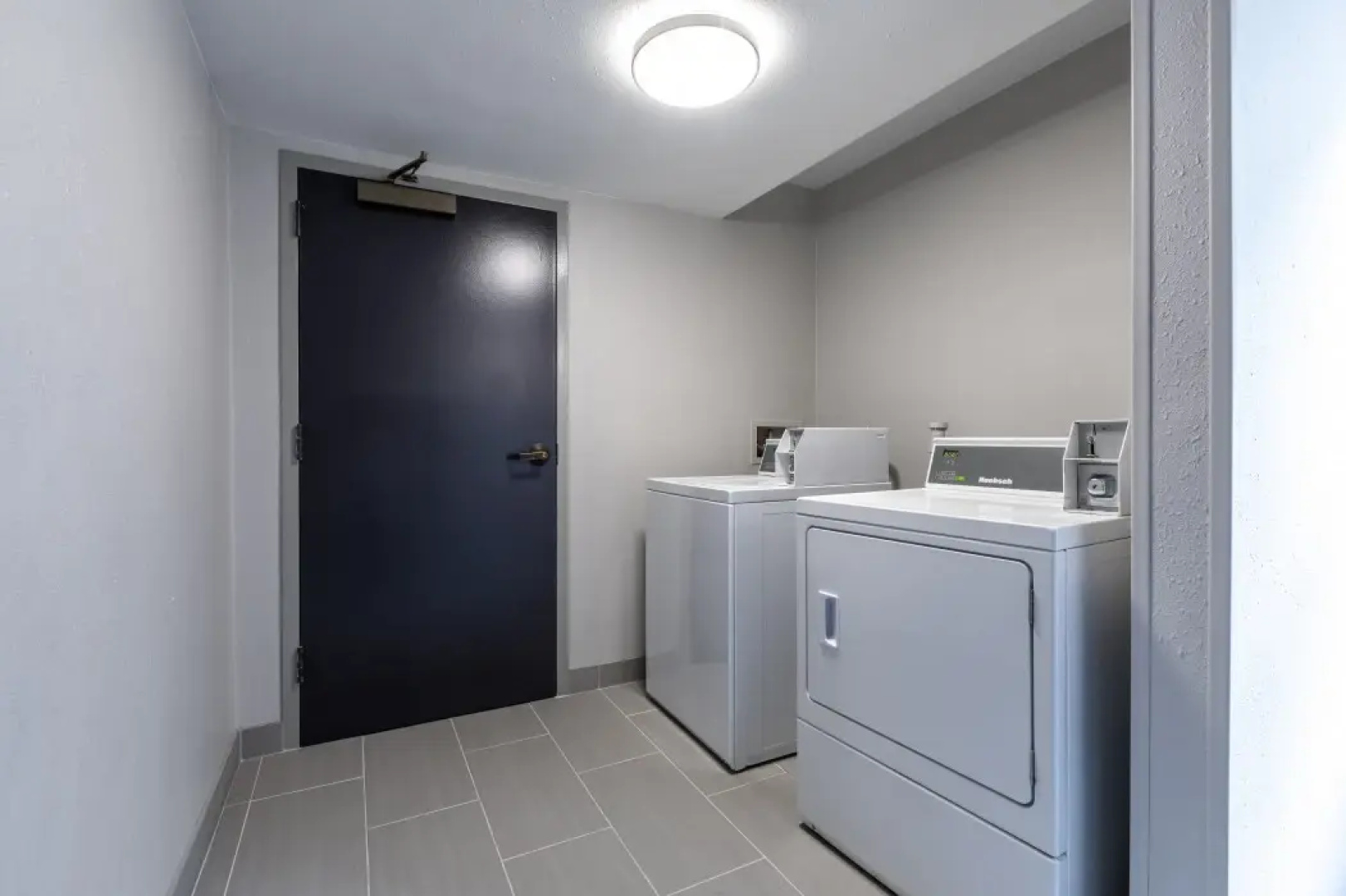Rodeway Inn & Suites near Outlet Mall - Asheville