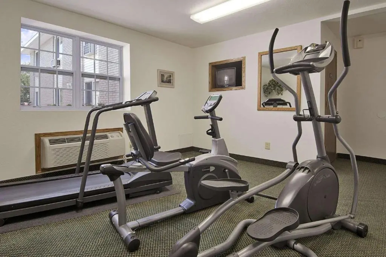 Hotel Iron Mountain Inn & Suites